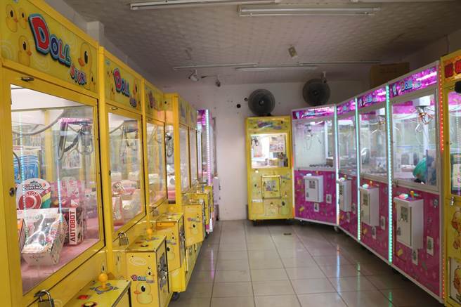 嘉义市建设处为落实防措施，已要求自助选物贩卖机业者，于30日前检具復业防疫管理计画送建设处工商科核备。（嘉义市政府提供∕吕妍庭嘉义传真）