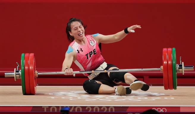 郭婞淳东奥挺举没举起141公斤，挑战世界纪录失败，没能在夺金之后锦上添花（季志翔摄）