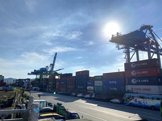 进出口示意图。（图／林昱均）
