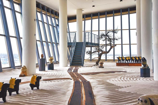 屏东车城乡「看海美术馆」，推出首展「春江兽月夜」。（屏县府提供／林和生屏东传真）