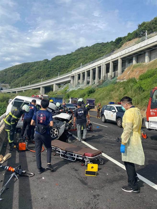 台东台9线南迴公路多良段28日早上发生车祸。（陈姓民眾提供／蔡旻妤台东传真）
