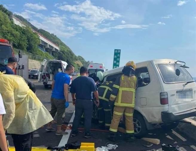 台东台9线南迴公路多良段28日早上发生车祸。（陈姓民眾提供／蔡旻妤台东传真）