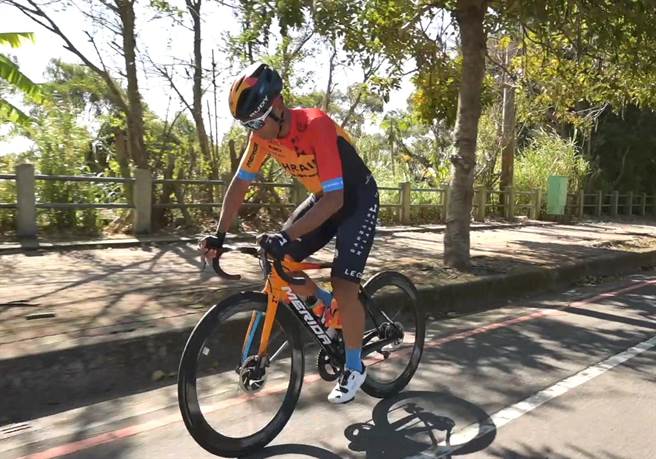 冯俊凯曾为台中创下国内全运会六连霸纪录，2019年即取得奥运资格，是台中自由车运动员的楷模。（台中市政府提供）