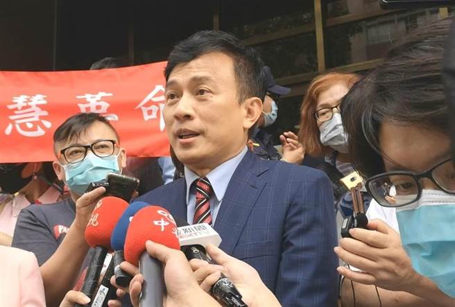 資深媒體人彭文正質疑總統蔡英文的博士學位真偽，挨告加重誹謗遭起訴，台北地院28日開庭，他並未現身。（本報資料照片）