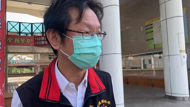 花莲县高中教职员目前仍无专案可接种疫苗，卫生局长朱家祥表示，因目前名册尚未核定，待列为可施打的范围且疫苗拨补抵花后，届时会儘速安排接种。（罗亦晽摄）
