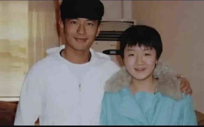 大陆网友称黄晓明是陈梦的表妹。（翻摄自微博）