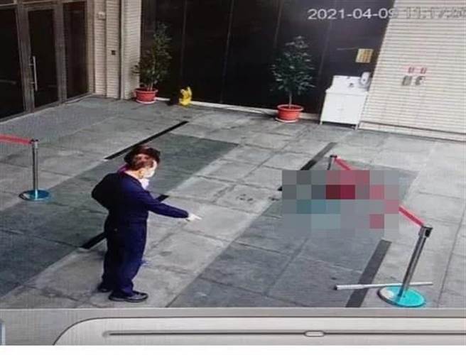 谢姓男子在士林地检署门口持铁条、辣椒水攻击妇人，士林地院依伤害罪判处徒刑7月。（图／本报资料照）