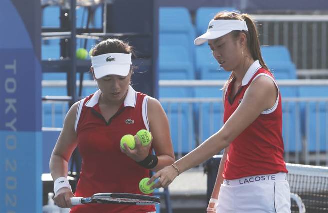 中华队女网双打国手詹咏然、詹皓晴。（资料照/季志翔摄）