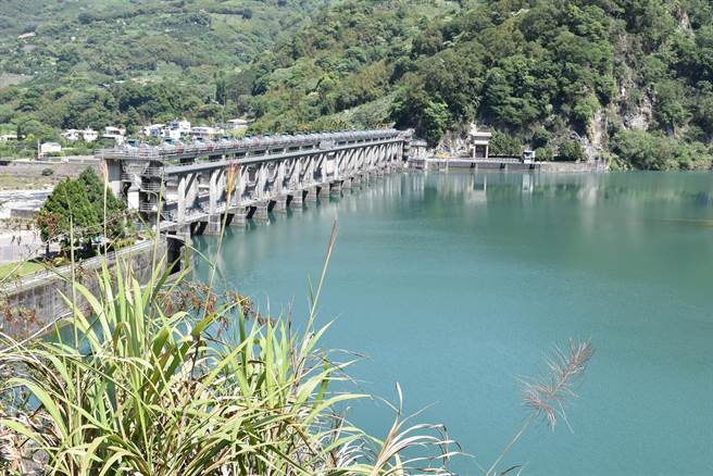 大安溪士林坝拦集大安溪河水供应卓兰发电厂发电。（谢明俊摄）