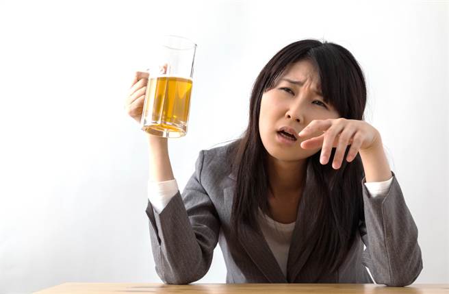 巨蟹座、狮子座、处女座的人总会在酒后吐真言，大胆说出秘密。（图／Shutterstock）