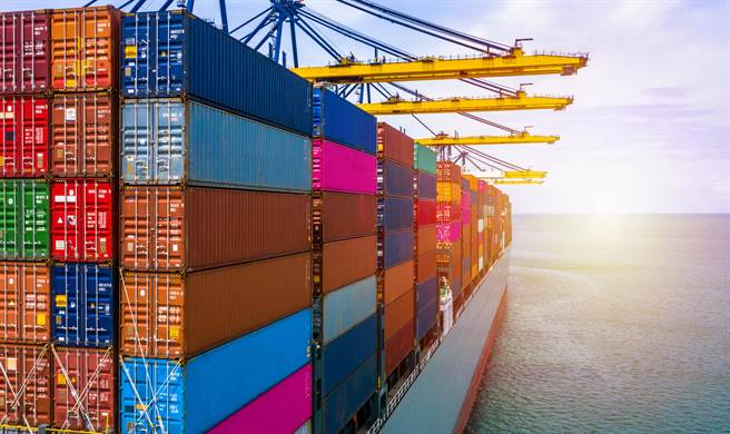 台股28日下跌134点，收在17135点，万海尾盘急拉至涨停，长荣也翻红涨逾3%。(示意图/达志影像)