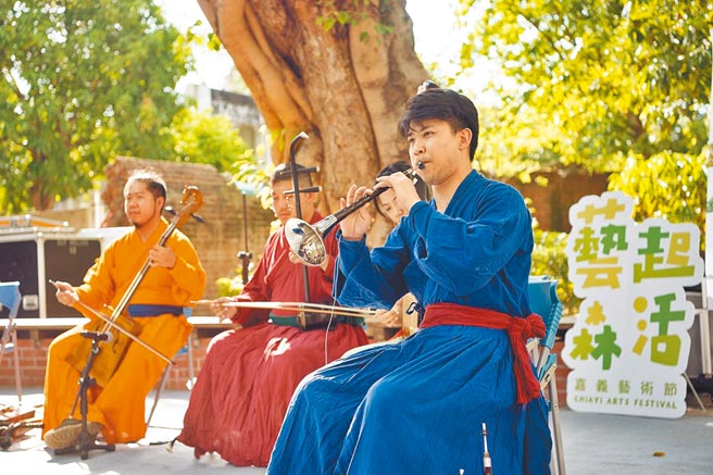 为支持影视拍摄剧组及表演团队能顺利重返工作岗位，嘉义市政府针对必须脱口罩的演出人员将提供免费快筛剂。（嘉义市政府提供／吕妍庭嘉义传真）