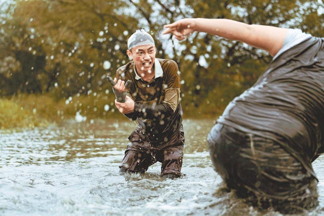 林鹤轩在《池塘怪谈》饰演高中生小鱼。（金盏花大影业提供）
