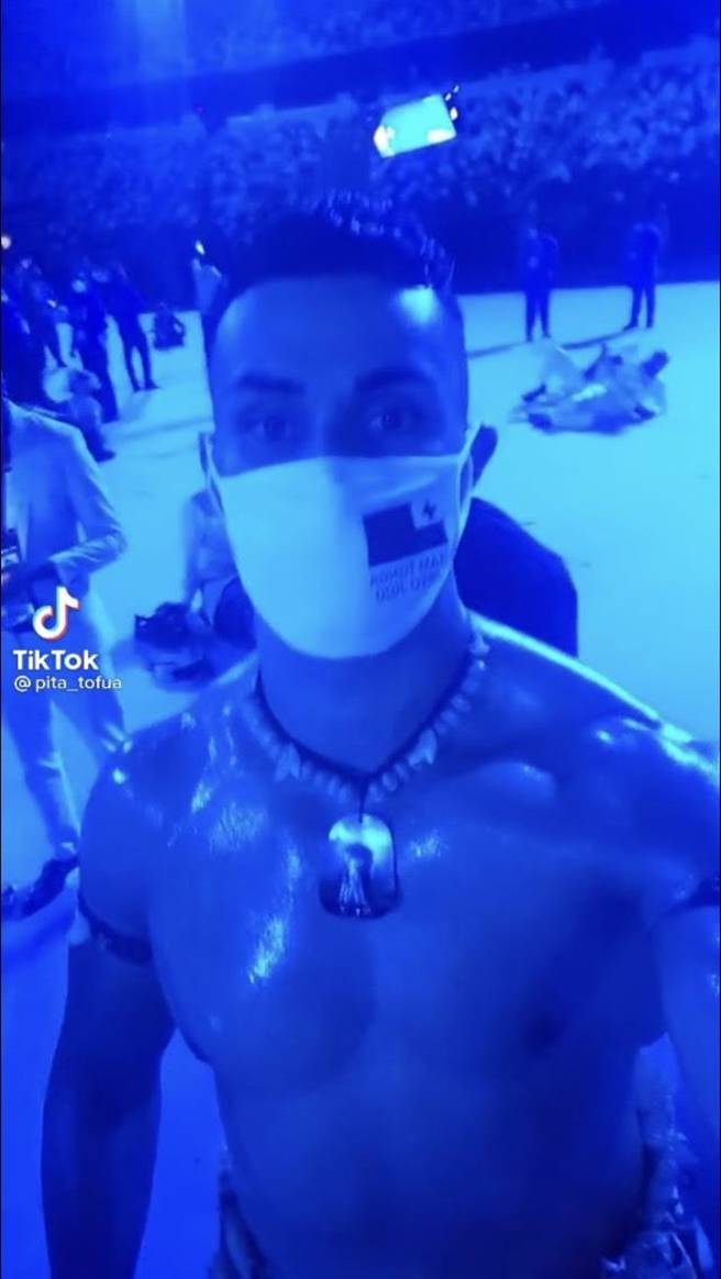 東加王國選手皮塔陶法托夫瓦在東京奧運會場上。（取自Tiktok）