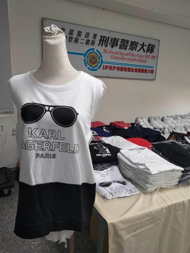 刑事警察大队侦二队，查扣约9000余件POLO、KARL等各式名牌的仿冒精品，初估侵权市值高达3仟万余元。（警方提供）