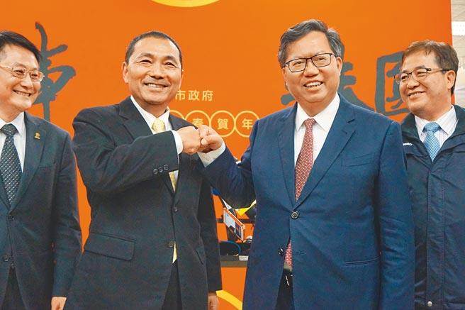 新北市长侯友宜(左)和桃园市长郑文灿(右)。(中时资料照)