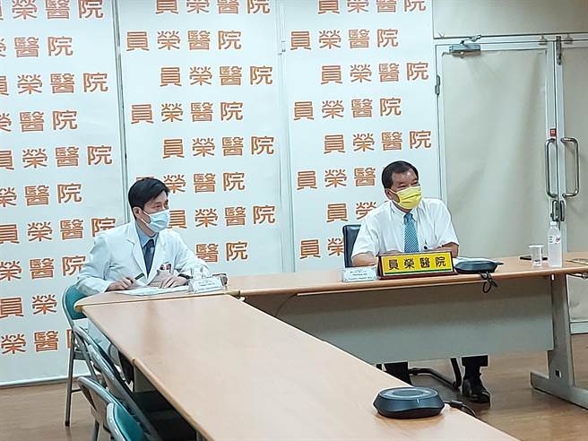 員榮醫療體系副院長涂川洲(左)表示，與會有蒙古４家醫院及醫學中心，超過30名專責醫師。(員榮提供／吳建輝彰化傳真)