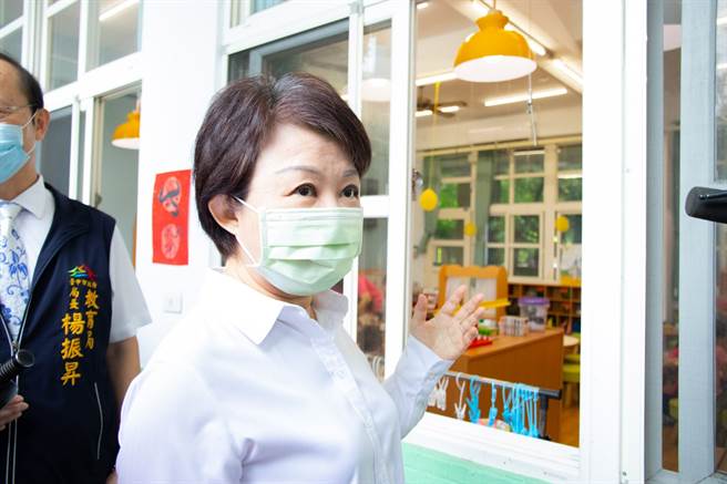 卢秀燕表示，严密防疫得宜加上台中市经济成果亮眼是中市经济成长的一大主因