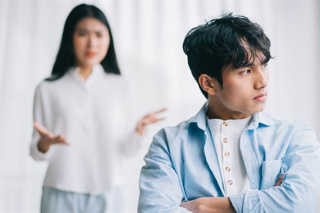 金牛座、雙子座、天蠍座、射手座愛與不愛態度分明，戀愛時濃情蜜意，分手後非常絕情。（示意圖／shutterstock）