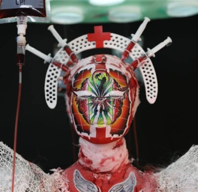 2021世界人体彩绘节环球科大时尚系第1名，刘权锦同学作品。（图/环球科大提供）