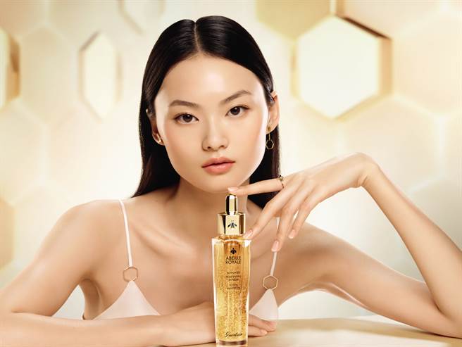 娇兰皇家蜂王乳平衡油3G。（图／品牌提供）