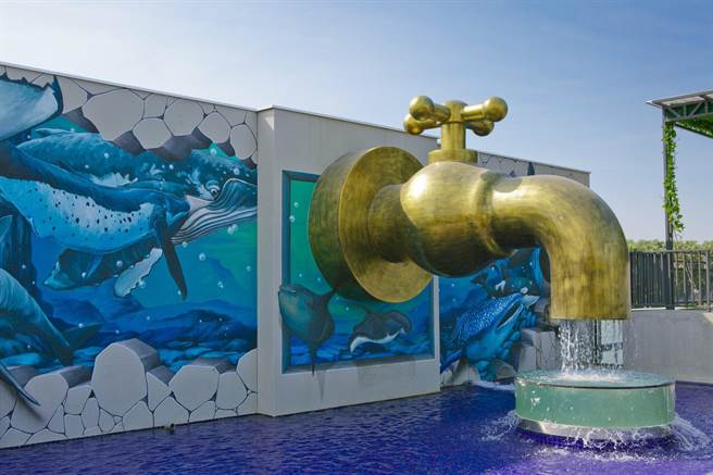 台湾新銡利公司，专营各式水龙头生产制造与外销，合法化后来转型观光工厂，「全世界最大水龙头」装置艺术吸睛。（彰化县政府提供／吴敏菁彰化传真）