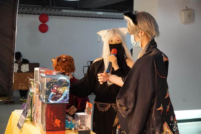 大叶大学ACG研究社成员精心盛装打扮成动漫角色。（校方提供／谢琼云彰化传真）