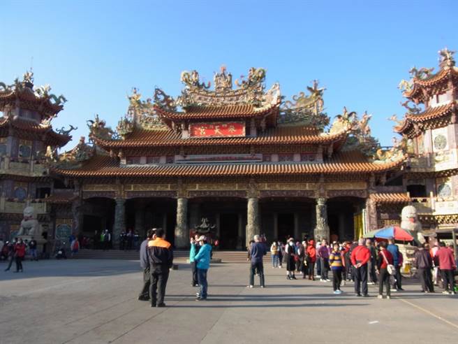 云林县四湖乡参天宫庆祝关圣帝君圣诞，规画视讯祈福祛疫大法会。（本报资料照片）