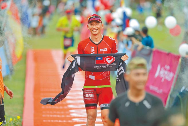 赖俊龙平时热爱运动，常参加各项马拉松比赛。（凯特文化经纪提供）