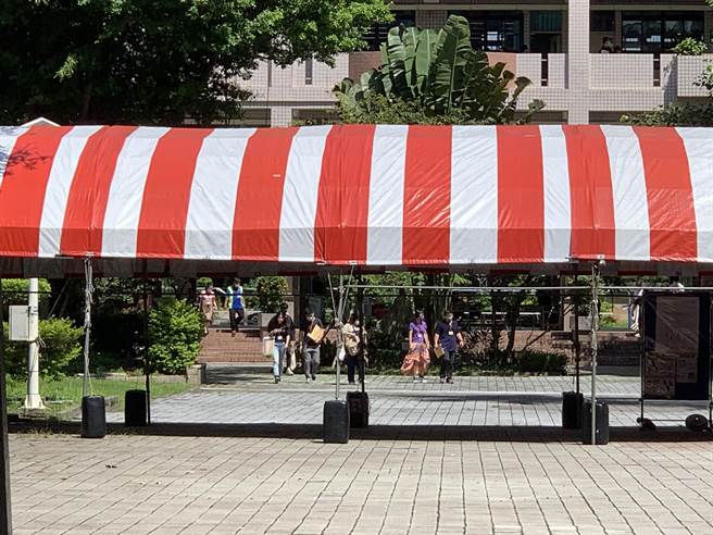 大学指考今天上午第一节考歷史。（王扬杰摄）