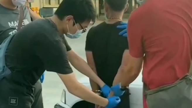 男假裝問路強拔老婦金耳環害摔傷雲林警追到高雄逮人 社會 中時