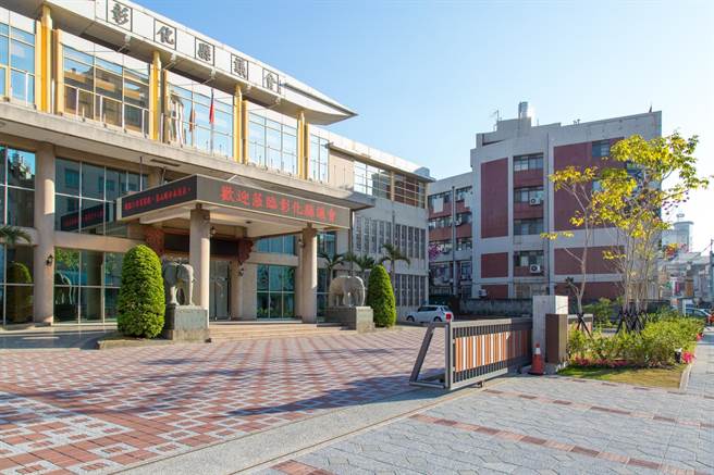 彰化县议会国民党、民进党等蓝绿党团，不约而同都要提案，希望普发1万元现金。（资料照）