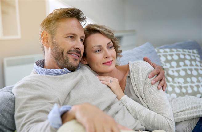 生肖屬牛、龍、雞的女人天生有福氣，注定婚姻幸福、一生好命。（圖／Shutterstock）