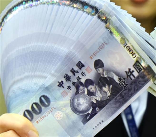 月薪24K包装工月存2万，年存24万，网见PO文讚嘆：「我不行」。 （示意图／达志影像） 