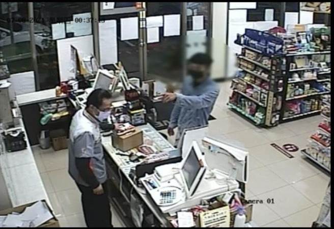 利用超商貨到付款的方便性，歹徒多次詐欺得逞，造成店員未收款無法結帳，網路賣家血本無歸。（民眾提供／盧金足南投傳真）