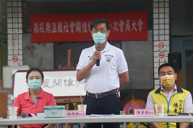 南投縣長林明溱到場力挺，也期許南投縣溫暖社會關懷協會，將愛散播到每一個角落，讓弱勢家庭感受社會溫暖。（南投縣府提供／盧金足南投傳真）