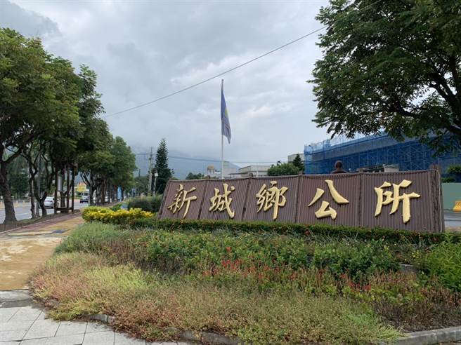 新城乡公所编预算，为乡民投保团体伤害险，8月1日起正式生效，是全县首例。（王志伟摄）