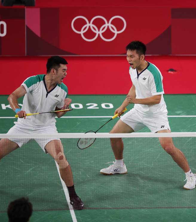 兩人得分後忘情吶喊(季志翔/攝)