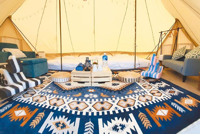 KLOOK豪華露營1泊4食祭出獨家75折優惠價，讓旅客體驗星空探祕之旅。（KLOOK提供）