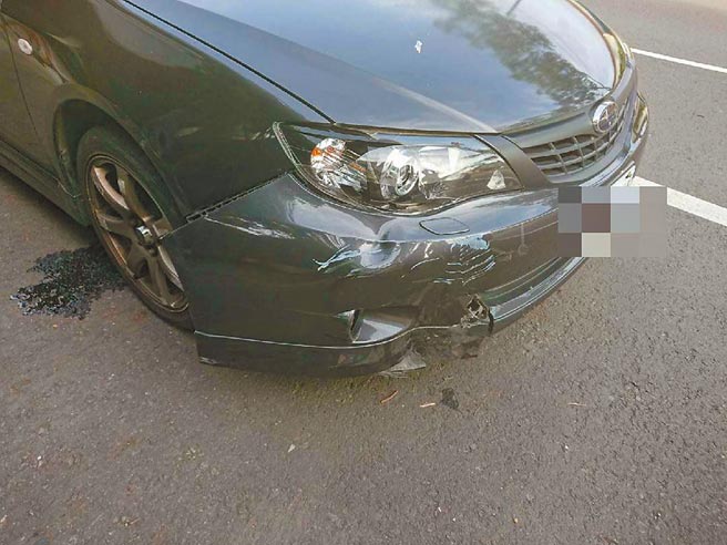 彰化縣一男子酒後竟光天化日開車追撞妻子，公然違反家暴令，現場一片混亂，所幸妻子僅受輕傷。（警方提供／謝瓊雲彰化傳真）