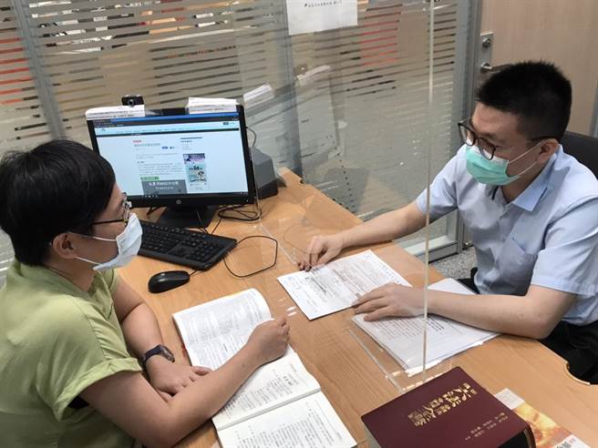 新北市勞工局義務律師免費諮詢今起恢復服務。(新北市勞工局提供)