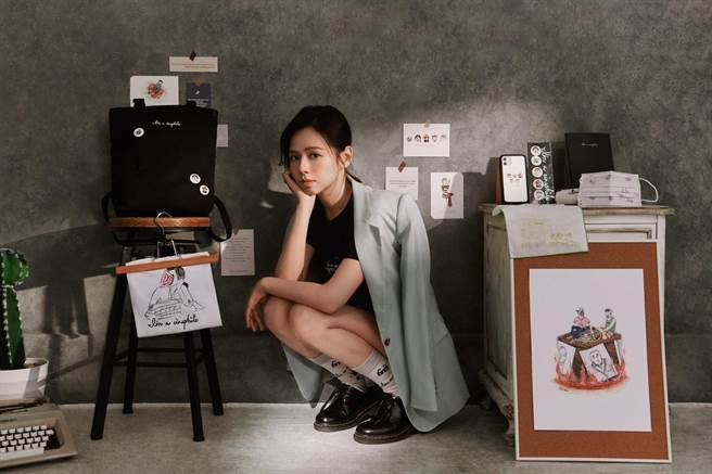 台北电影节的影展副牌「看电影约吗」邀请演员夏于乔担任商品设计。（台北电影节提供）