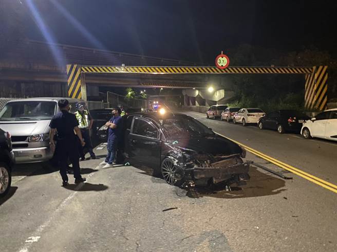 酒测值1.15mg／L的詹姓男子，今年6月12日凌晨在新北市汐止区福德一路驾车连撞7辆路边停放轿车，检察官依违反公共危险罪起诉。（图／李文正翻摄）