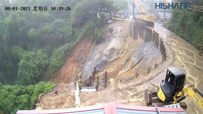 县府透过远端即时监测影像系统，随时掌握现场状况，即时应变。（彰化县政府提供／谢琼云彰化传真）