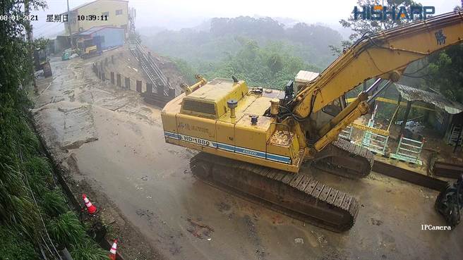 县府透过远端即时监测影像系统，随时掌握现场状况，即时应变。（彰化县政府提供／谢琼云彰化传真）