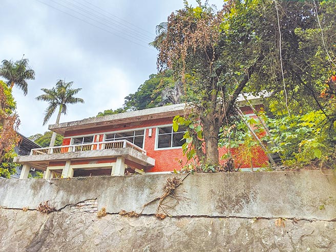 已故军火商汪传浦与妻子叶秀贞位于北市至善路的别墅，行政执行署士林分署预定10月进行二拍。（士林分署提供）