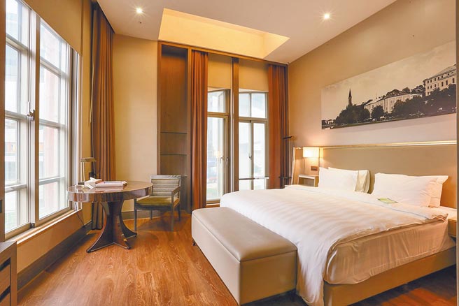 北市衛生局1日公布1名確診足跡，案15774在4天內去了3家旅館，曾到松山區南京東路五段的城市商旅。（摘自城市商旅南東館 City Suites Taipei Nandong臉書／張穎齊台北傳真）