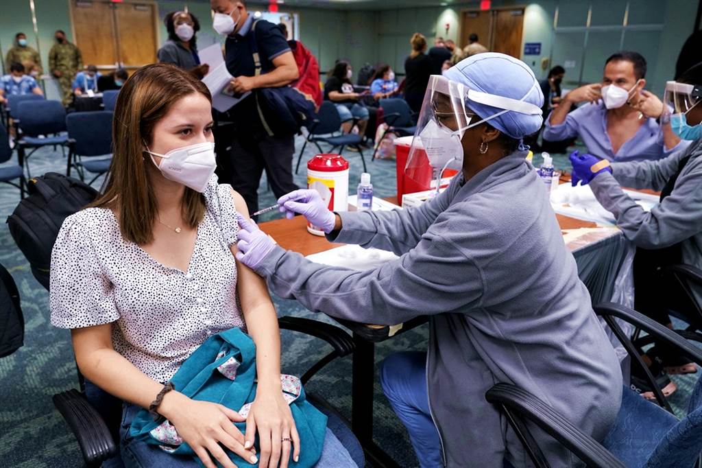 美国于2日达成70%人口接种1剂疫苗的目标。（资料照／美联社）(photo:ChinaTimes)