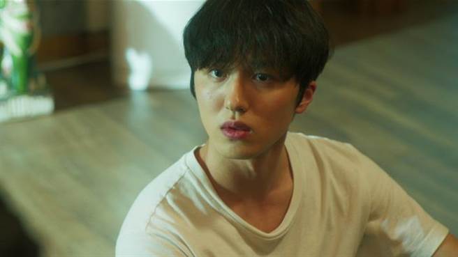 韩国人气男团「SF9」成员姜澯熙首度挑战的惊悚悬疑黑色幽默电影。（车库娱乐）