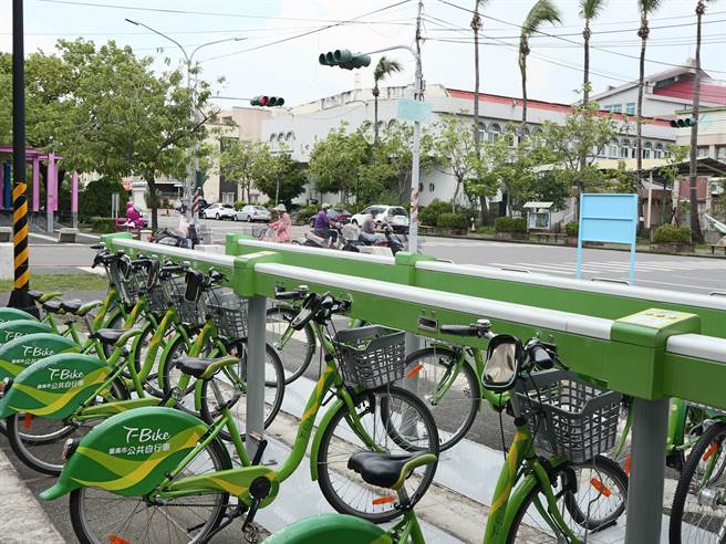 受到通勤族和观光客减少，台南市公共自行车T-Bike租赁系统使用率大减。（张毓翎摄）